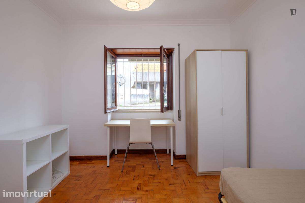 Quarto - localizado em Norton de Matos Coimbra - Grande imagem: 4/26