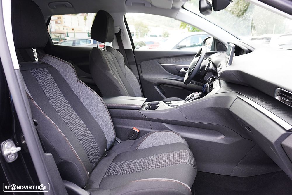 Peugeot 3008 PureTech 130 Stop & Start GPF EAT8 Active — fotografia 14