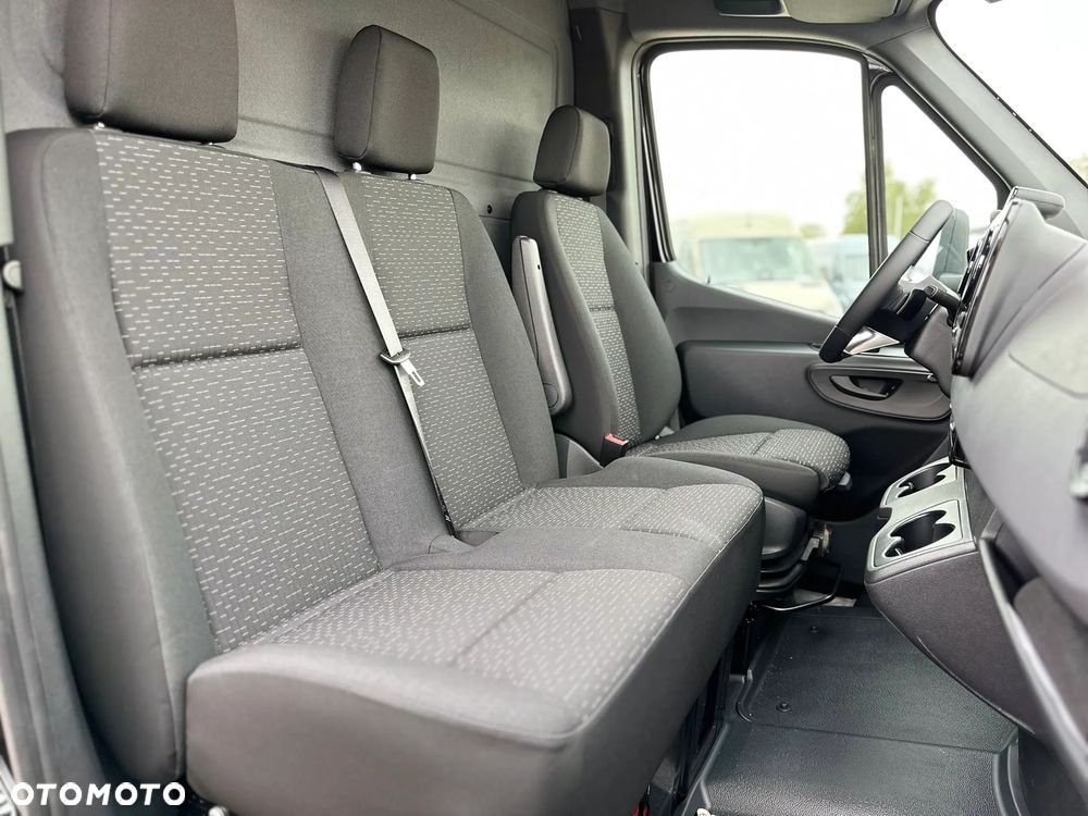 Mercedes-Benz SPrinter - 21