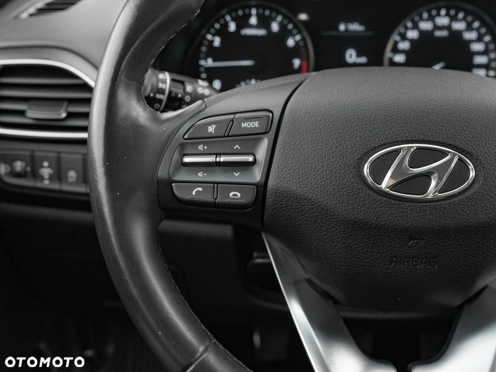 Hyundai i30 1.5 DPI Classic + - 17