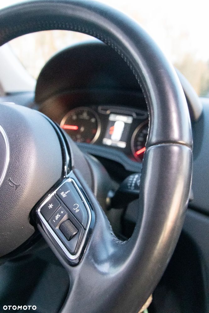 Audi Q3 2.0 TDI Quattro Edycja Specjalna - 8
