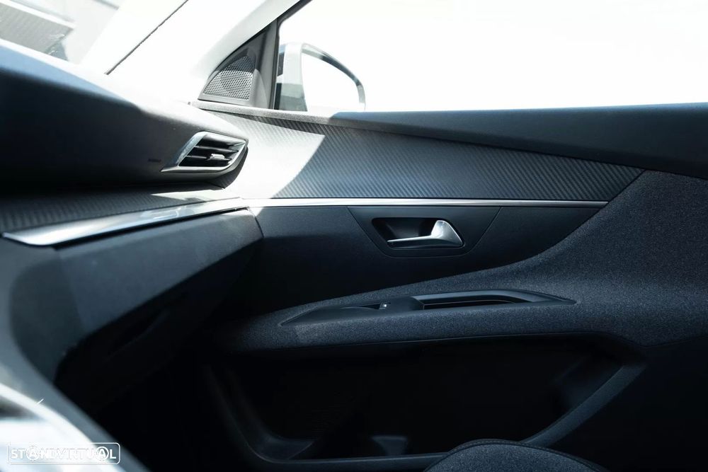 Peugeot 5008 1.2 PureTech Allure Pack EAT8 - 13