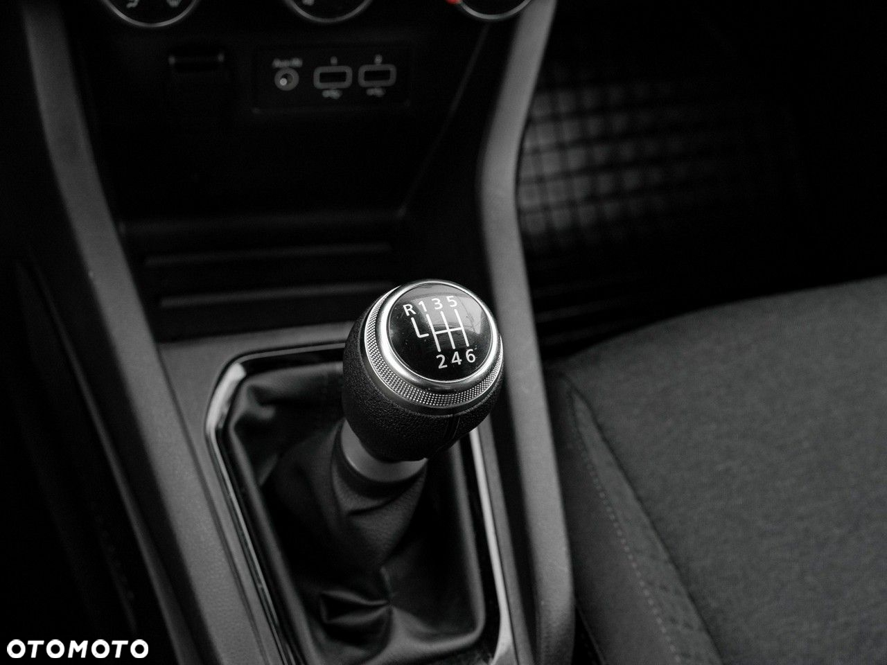Renault Clio 1.0 TCe Equilibre - 19