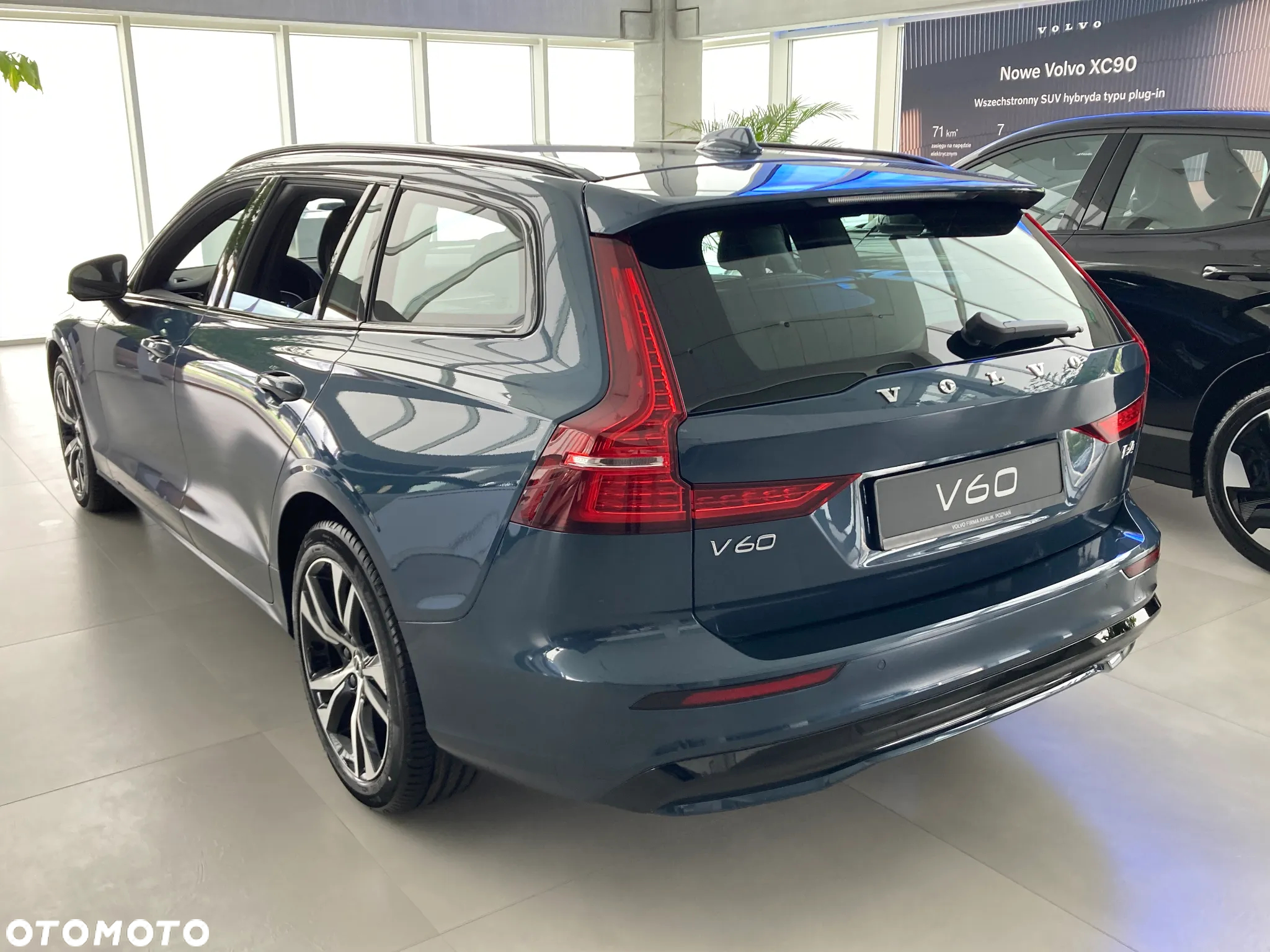 Volvo V60 B4 B Plus Dark - 6