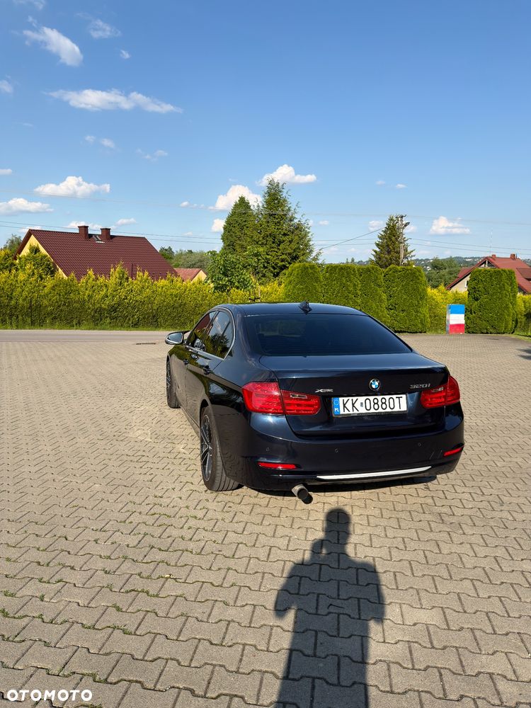 BMW Seria 3 320i xDrive Sport Line - 5