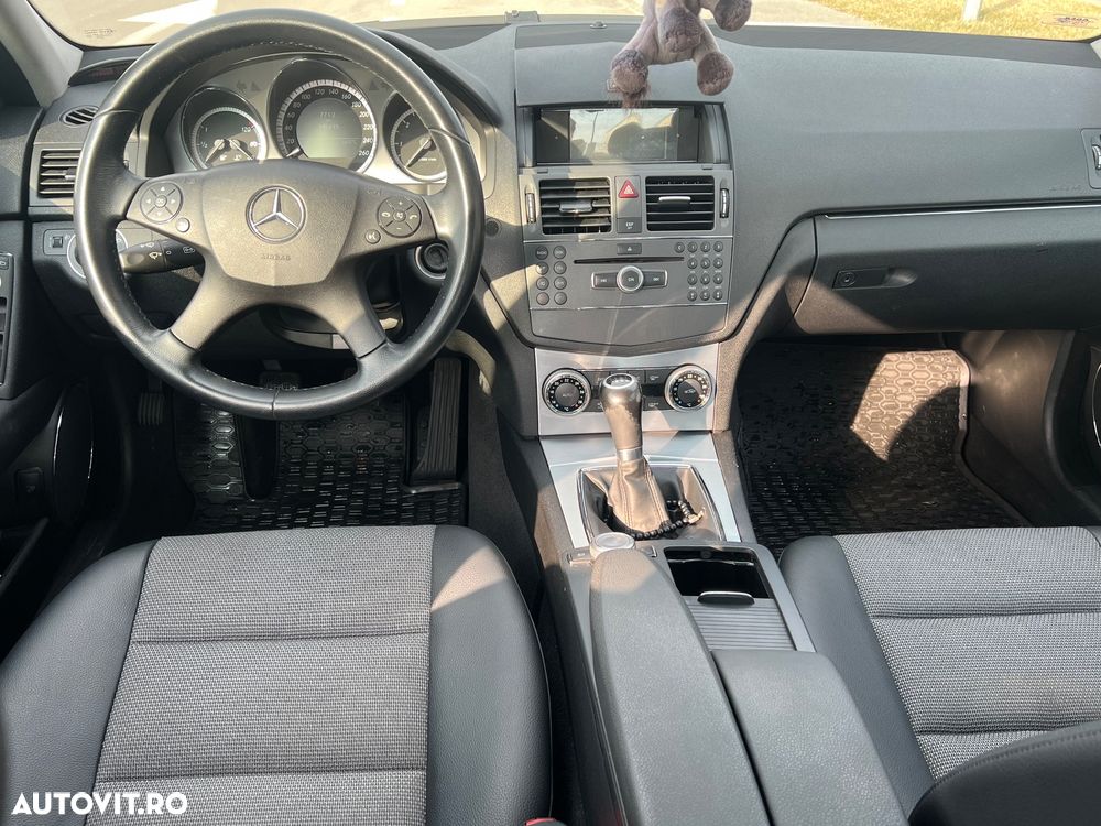 Mercedes-Benz C - 12