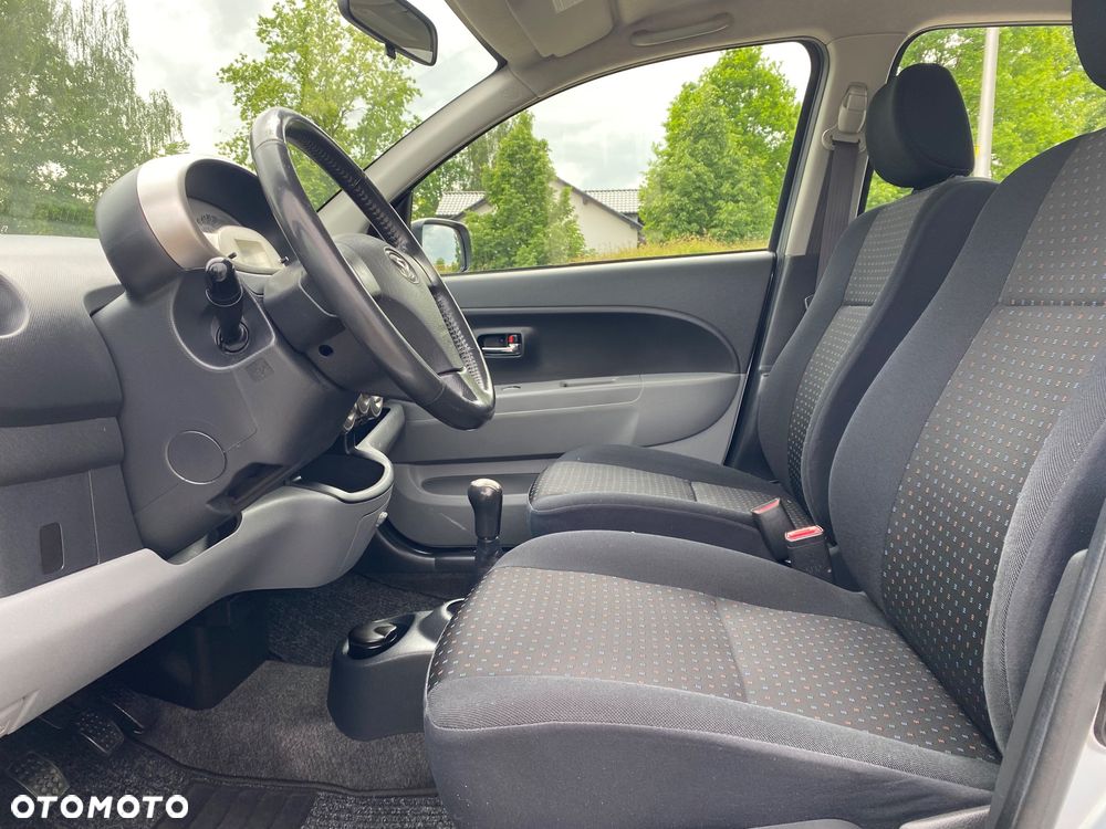 Daihatsu Sirion 1.3 - 10