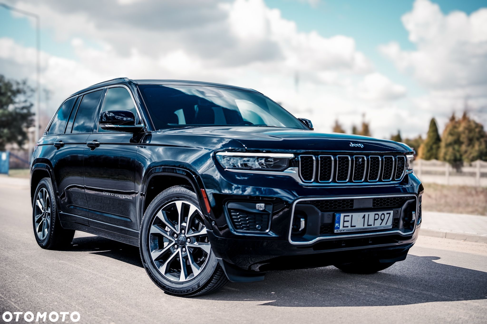 Jeep Grand Cherokee - 35