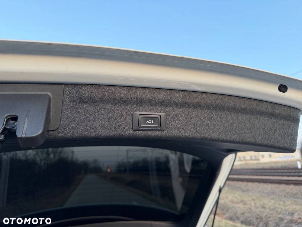 Audi A6 Avant 40 TDI S tronic - 15