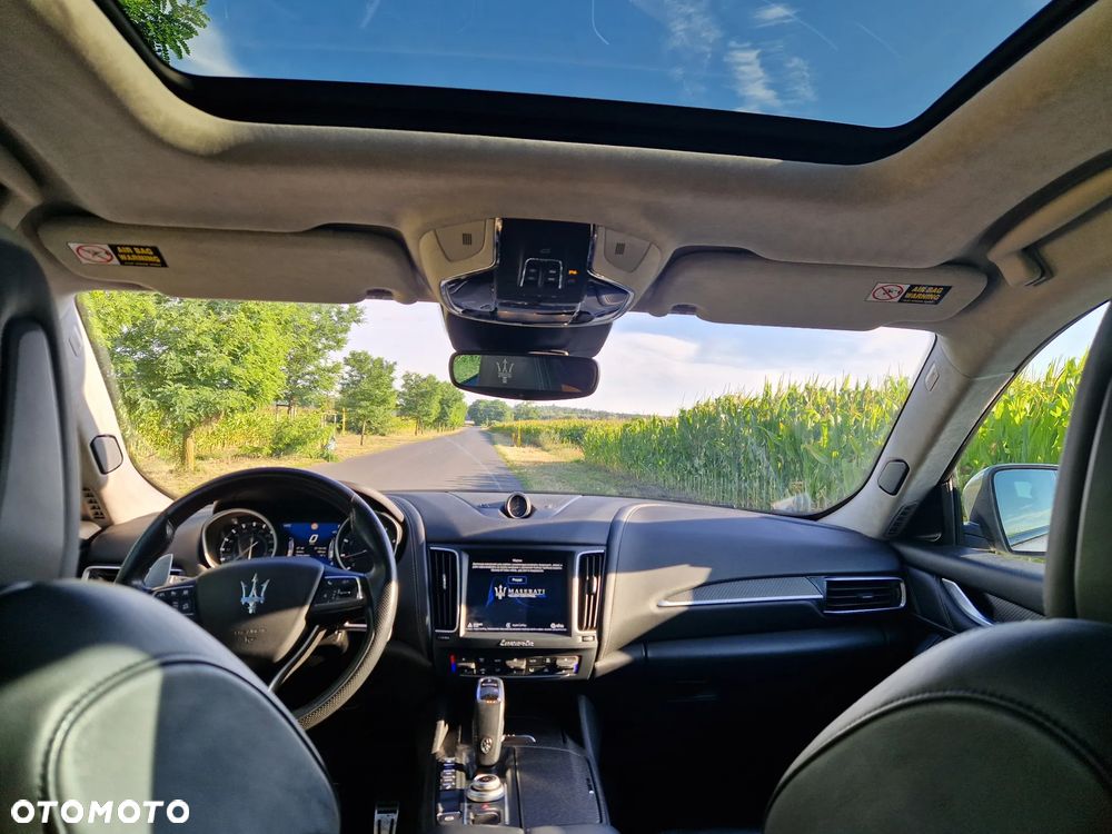 Maserati Levante Trofeo - 12