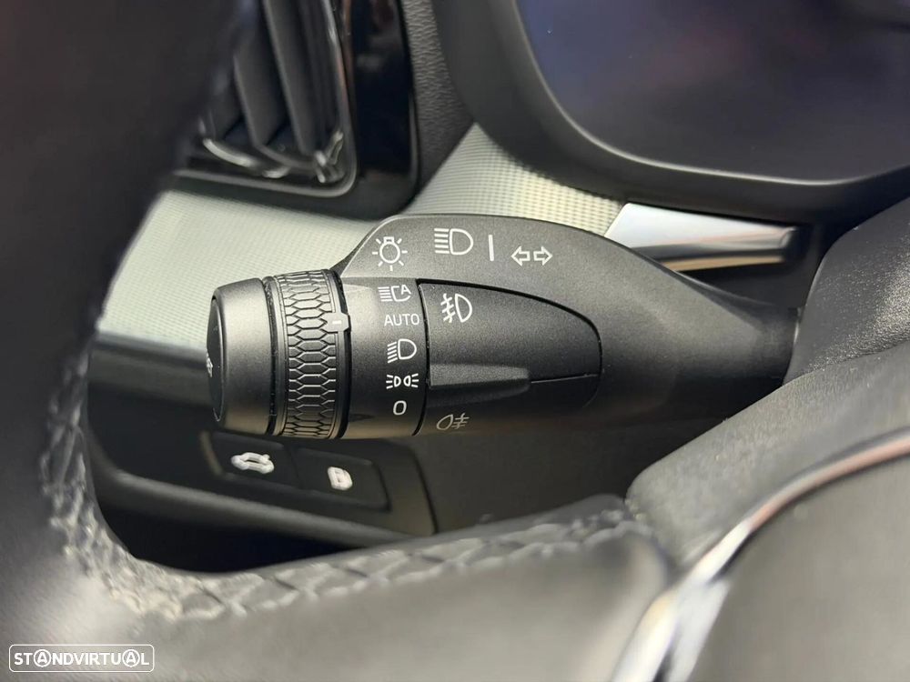 Volvo XC 60 2.0 T6 PHEV Black Edition - 35