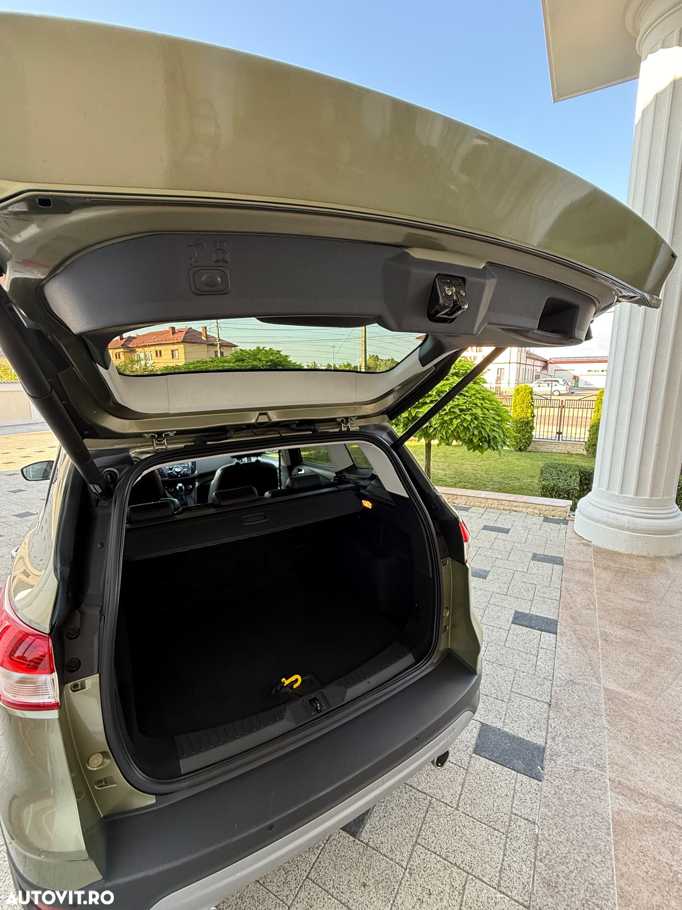 Ford Kuga 2.0 TDCi 4WD Powershift Titanium - 16