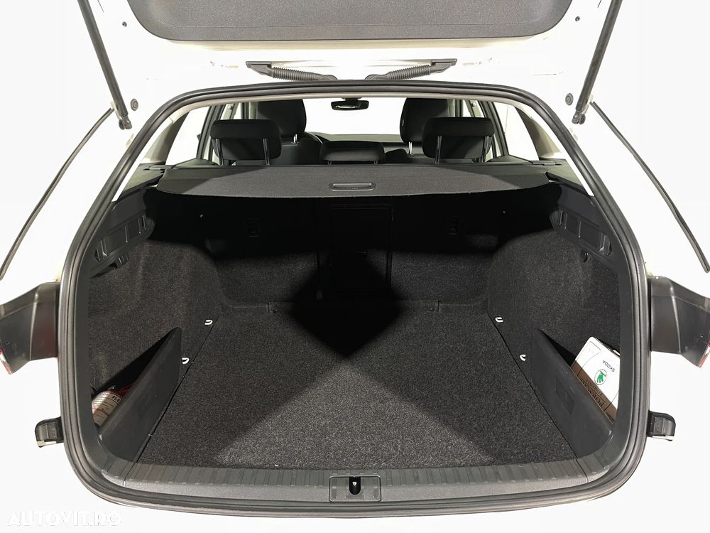 Skoda Octavia 2.0 TDI DSG Ambition - 10