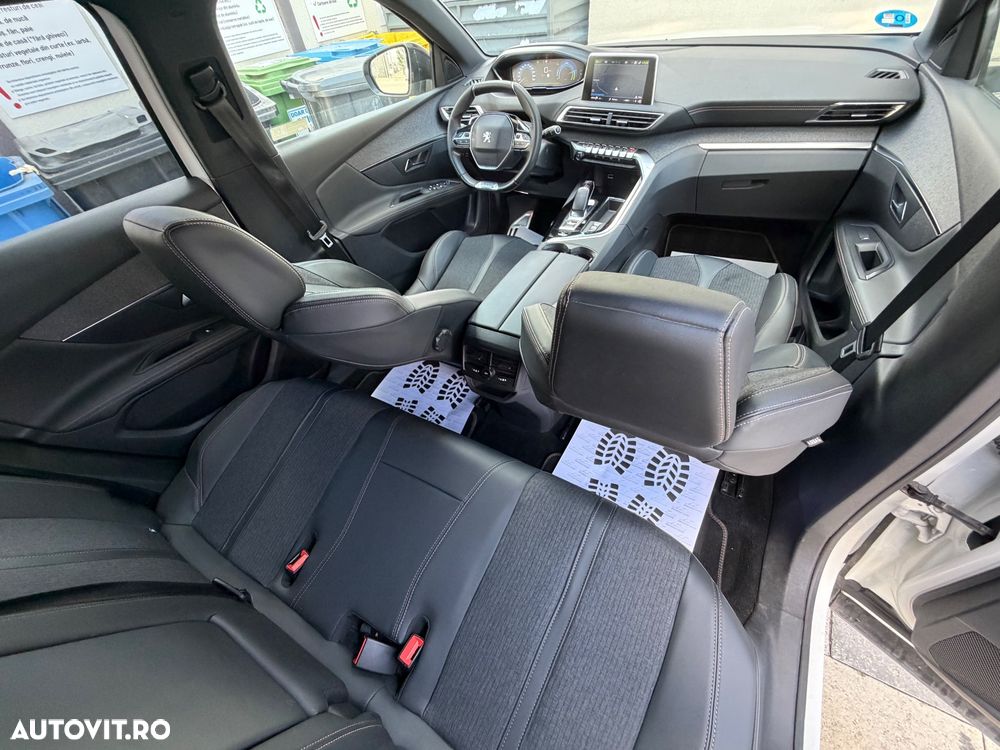 Peugeot 3008 PHEV EAT8 4X4 GT Pack - 33