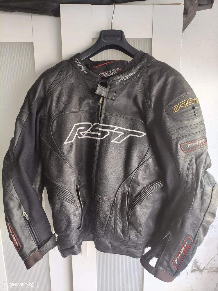 Aprilia RSV 1000R Factory - 17