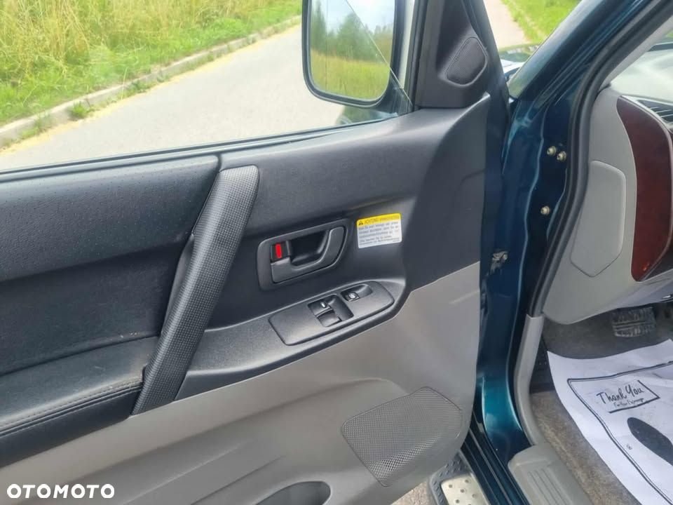 Mitsubishi Pajero - 19