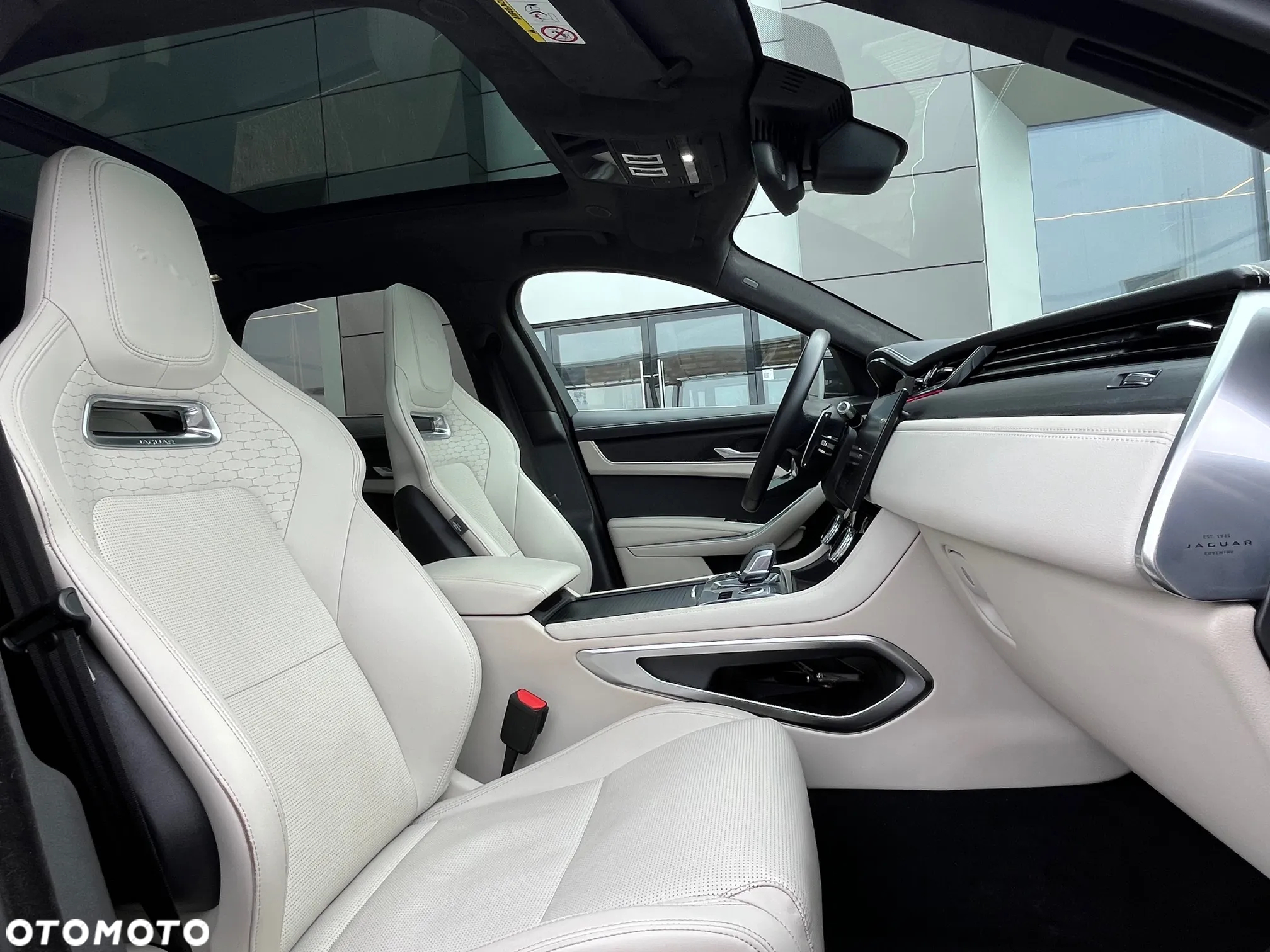 Jaguar F-Pace - 7