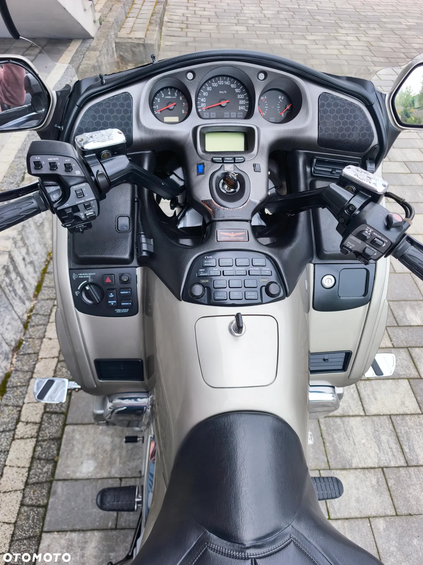 Honda GL - 12