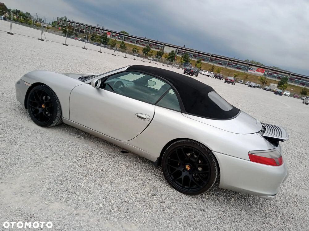 Porsche 911 Carrera 4 Cabrio - 10