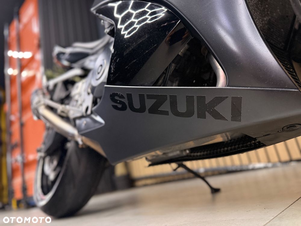 Suzuki GSX-R - 15