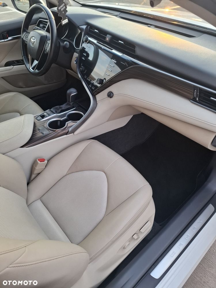 Toyota Camry - 7