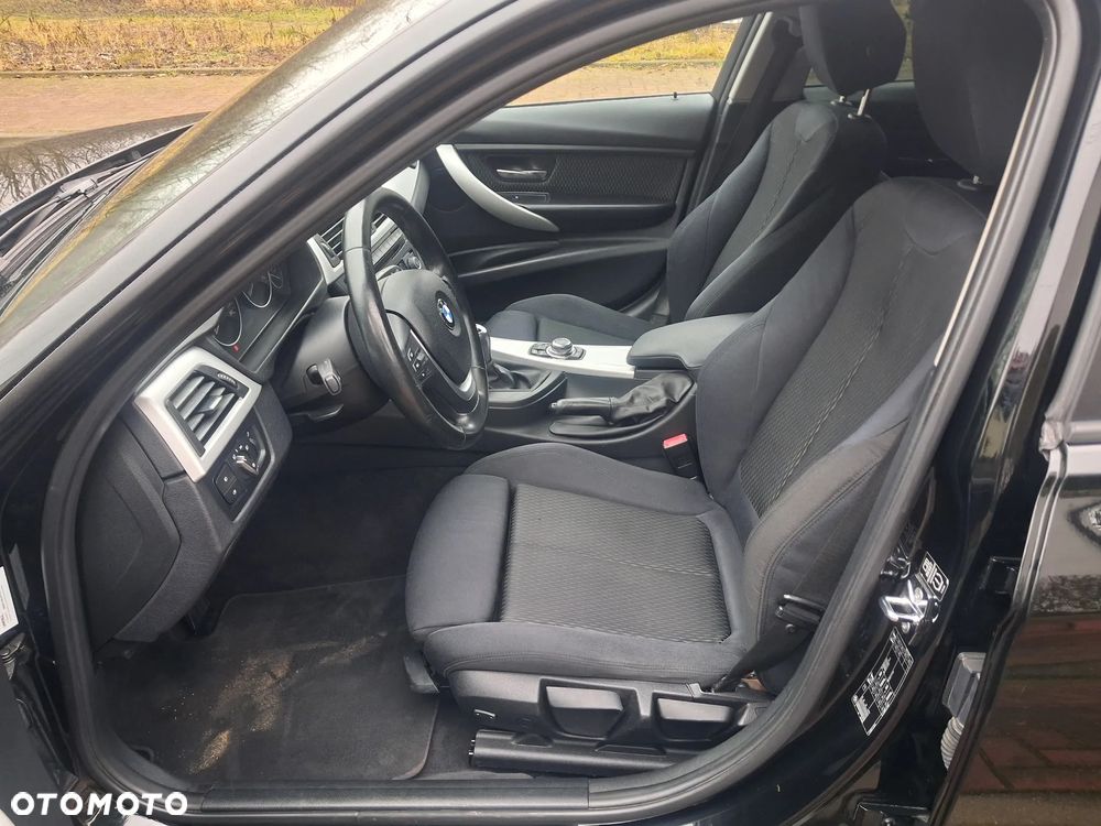 BMW Seria 3 318d Sport Line - 14