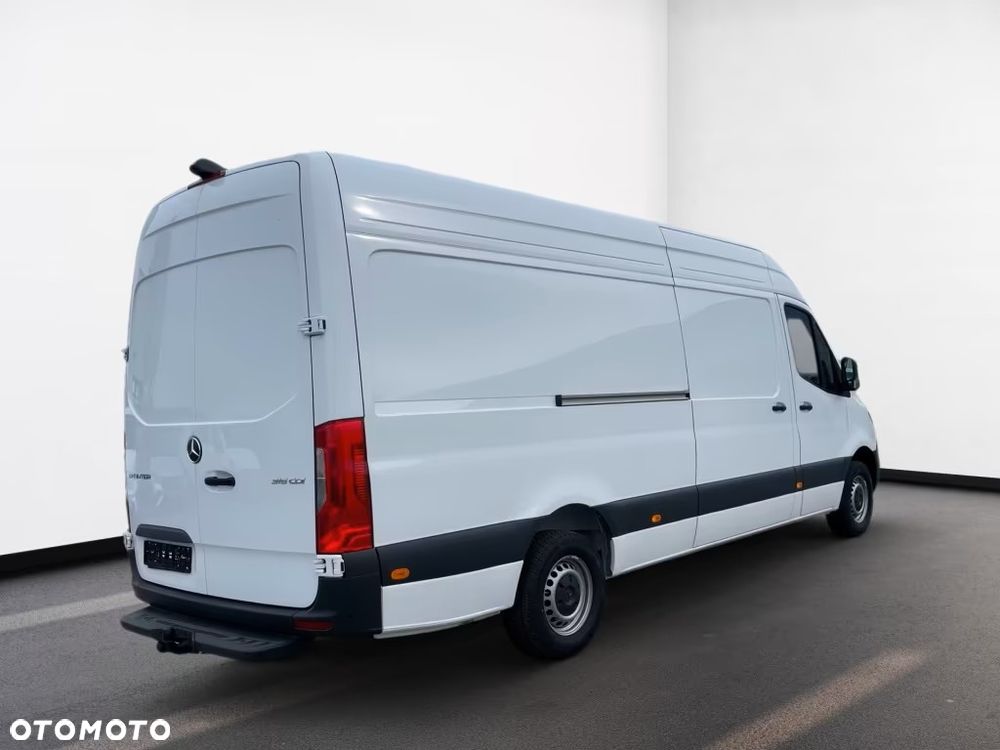 Mercedes-Benz Sprinter - 5