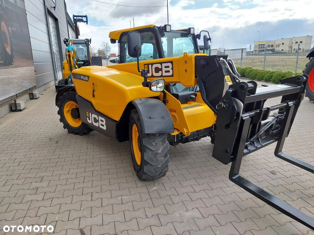 JCB 525-60 AG Plus - 14