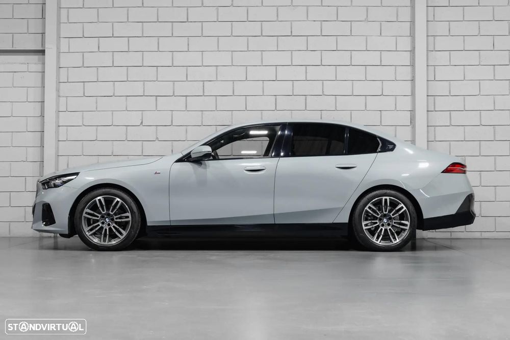 BMW 520 d Pack Desportivo M - 4