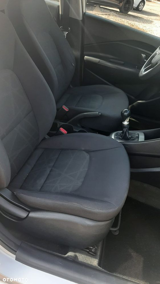 Kia Rio 1.2 Attract - 16
