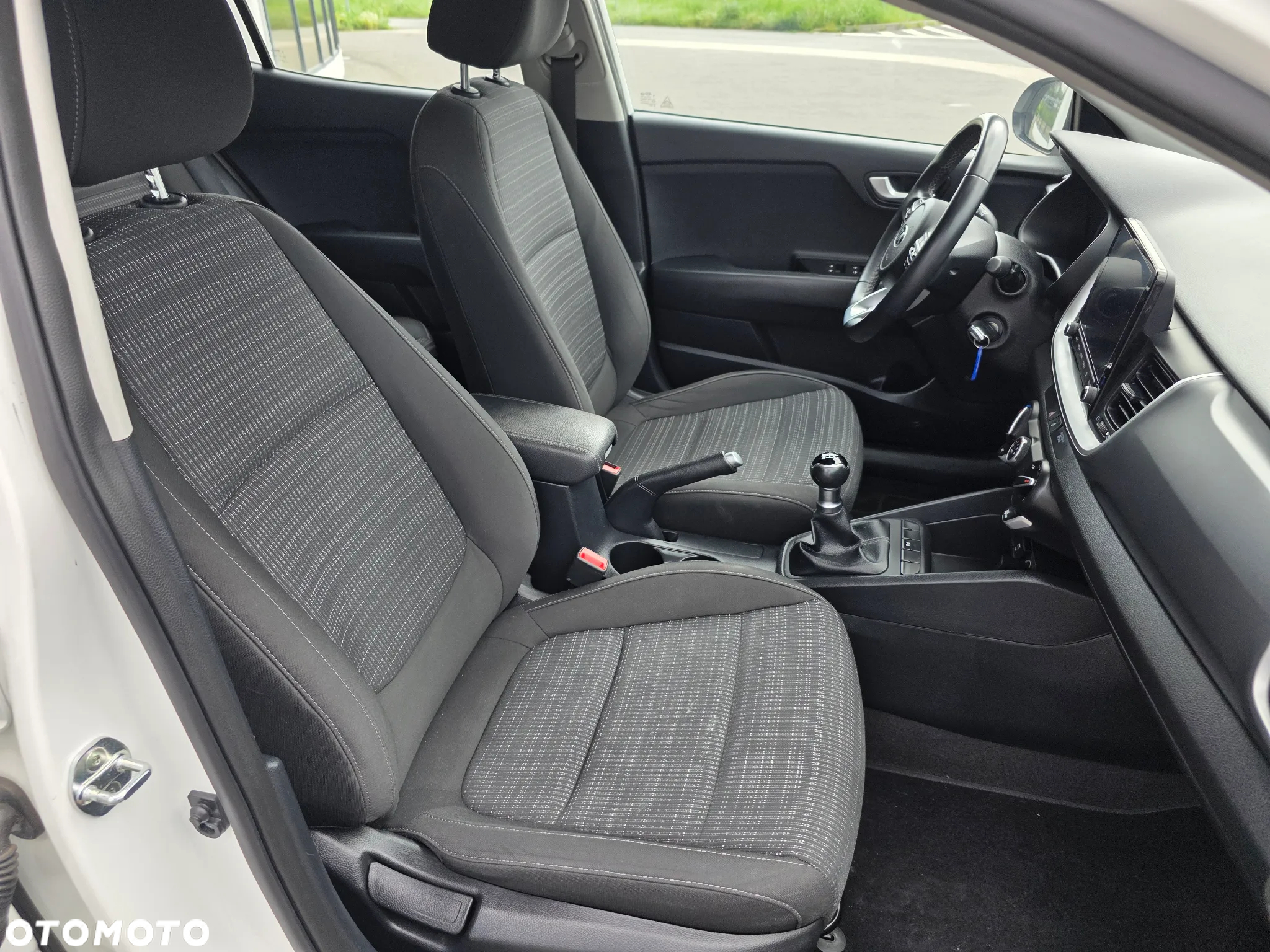 Kia Stonic 1.2 L Business Line - 17