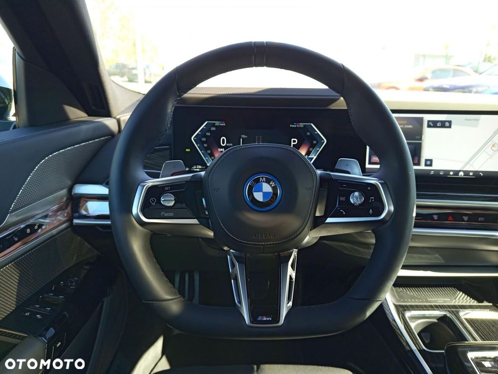 BMW Seria 7 - 12