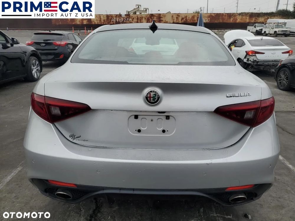 Alfa Romeo Giulia - 6