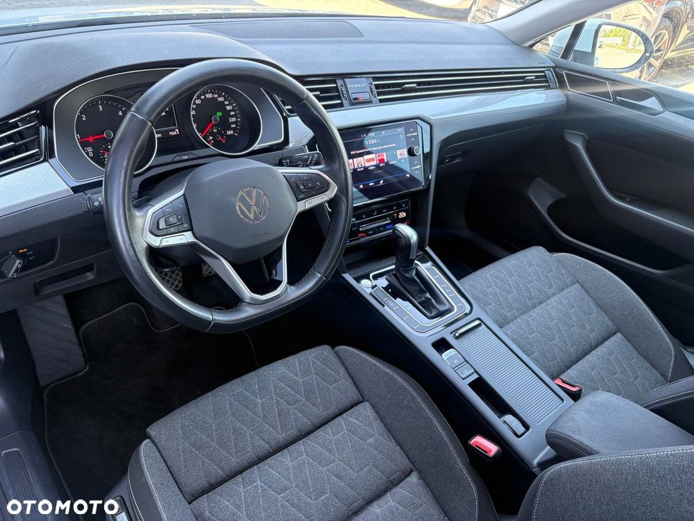 Volkswagen Passat - 12