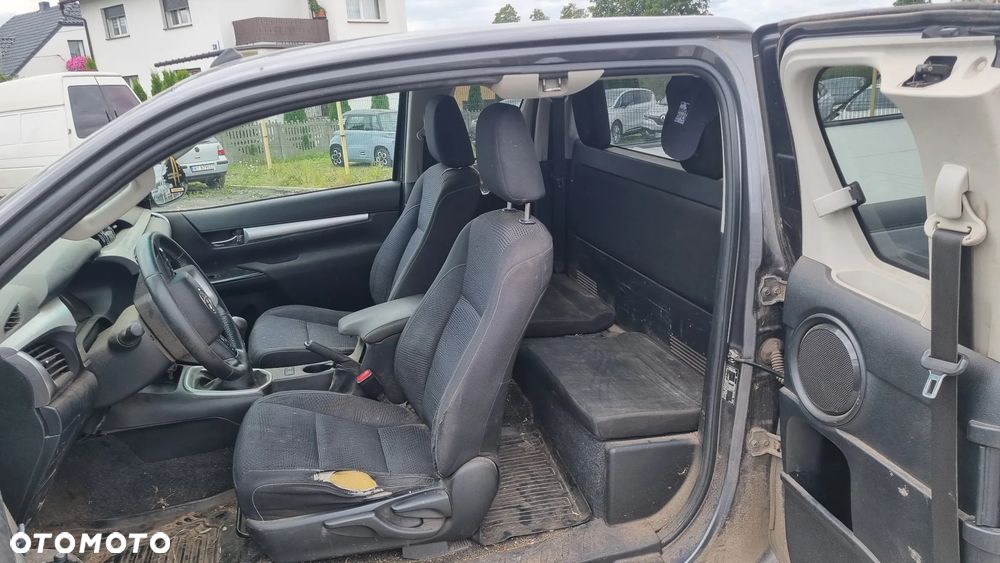 Toyota Hilux 4x4 Double Cab Executive - 18