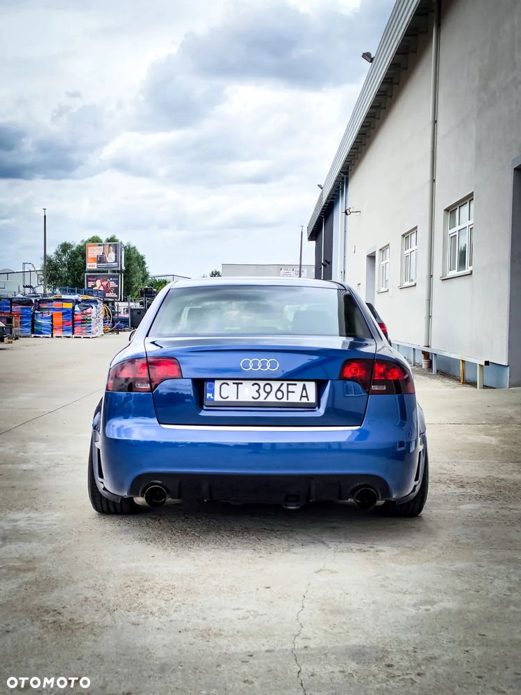 Audi A4 Limousine - 8