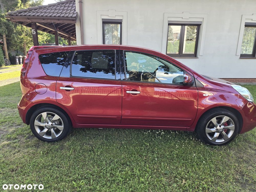 Nissan Note 2010 photo 3