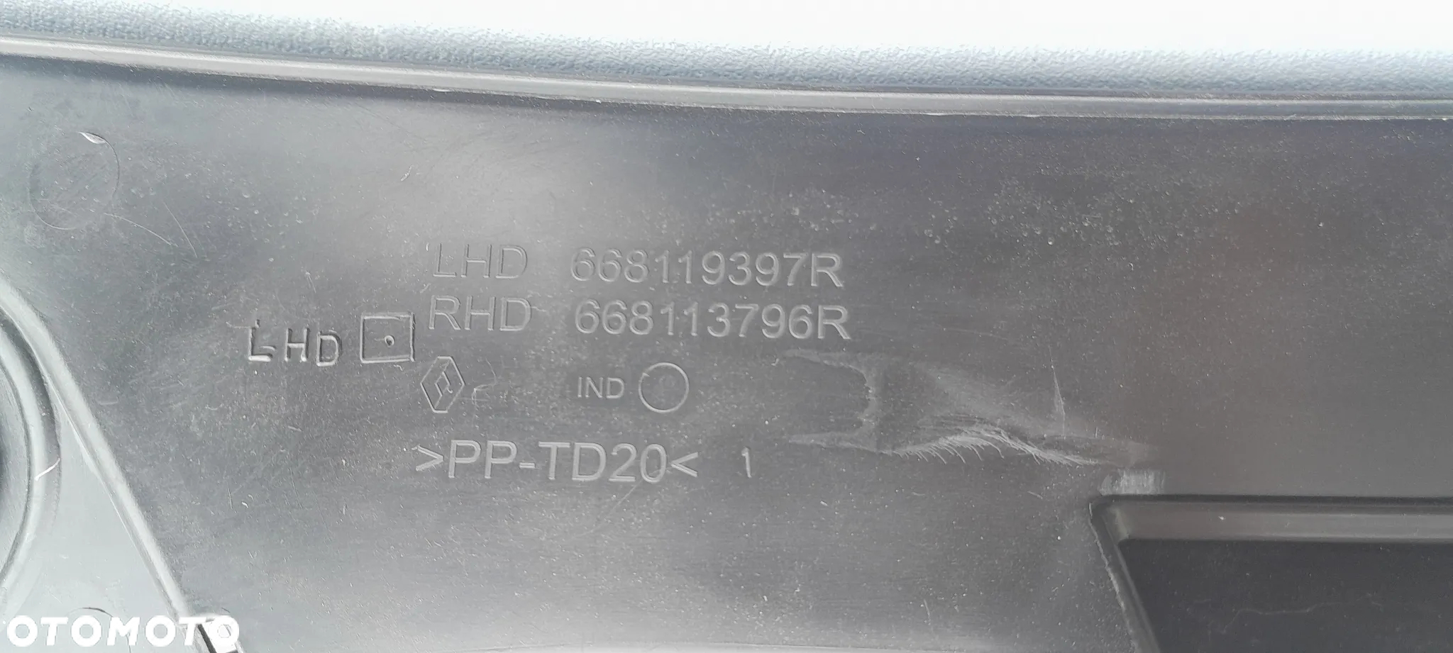 RENAULT CAPTUR II 24R PODSZYBIE IGŁA - 6