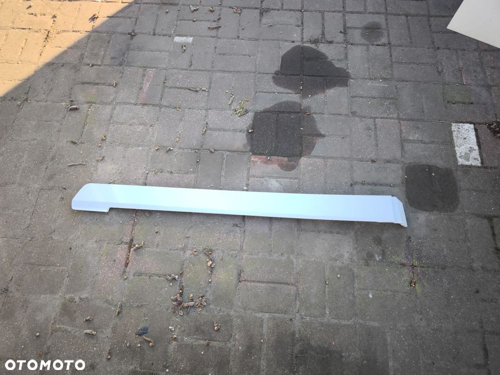 Listwa błotnika tył suwnicy prawa Mercedes-Benz Vito Viano w639 a6396913508 2003-2014 biała