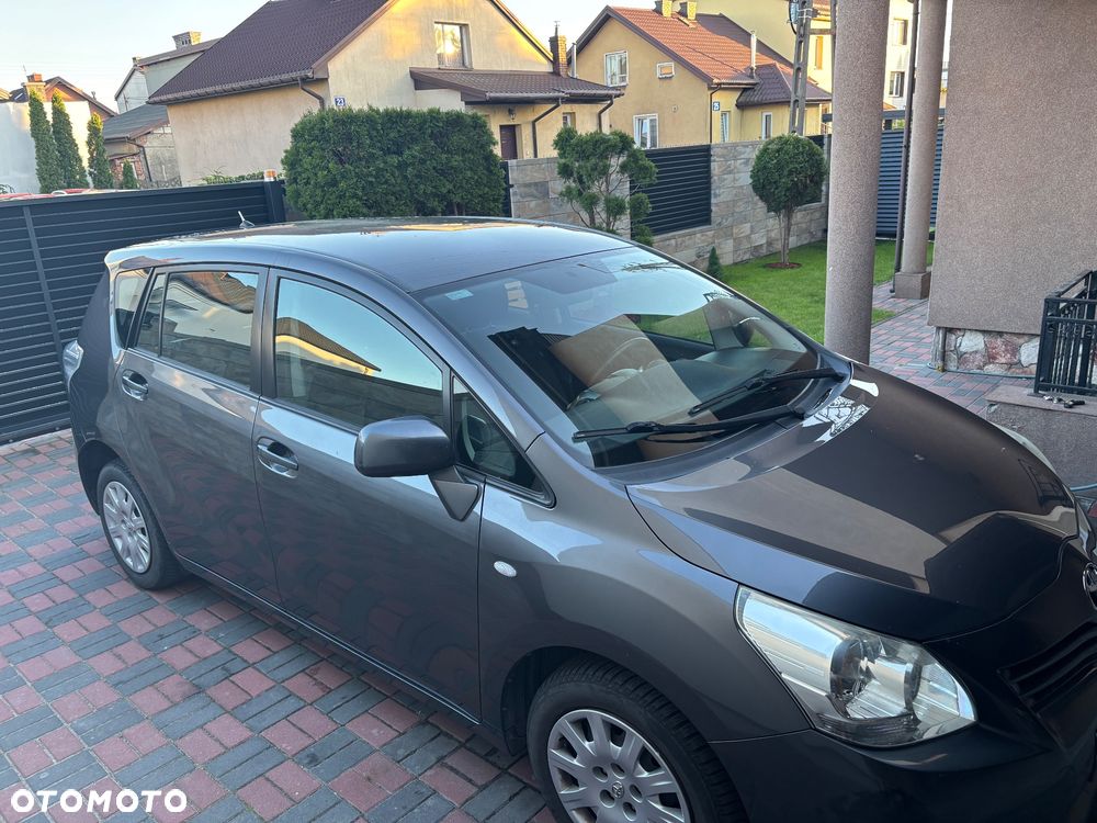Toyota Verso 2.0 D-4D - 4