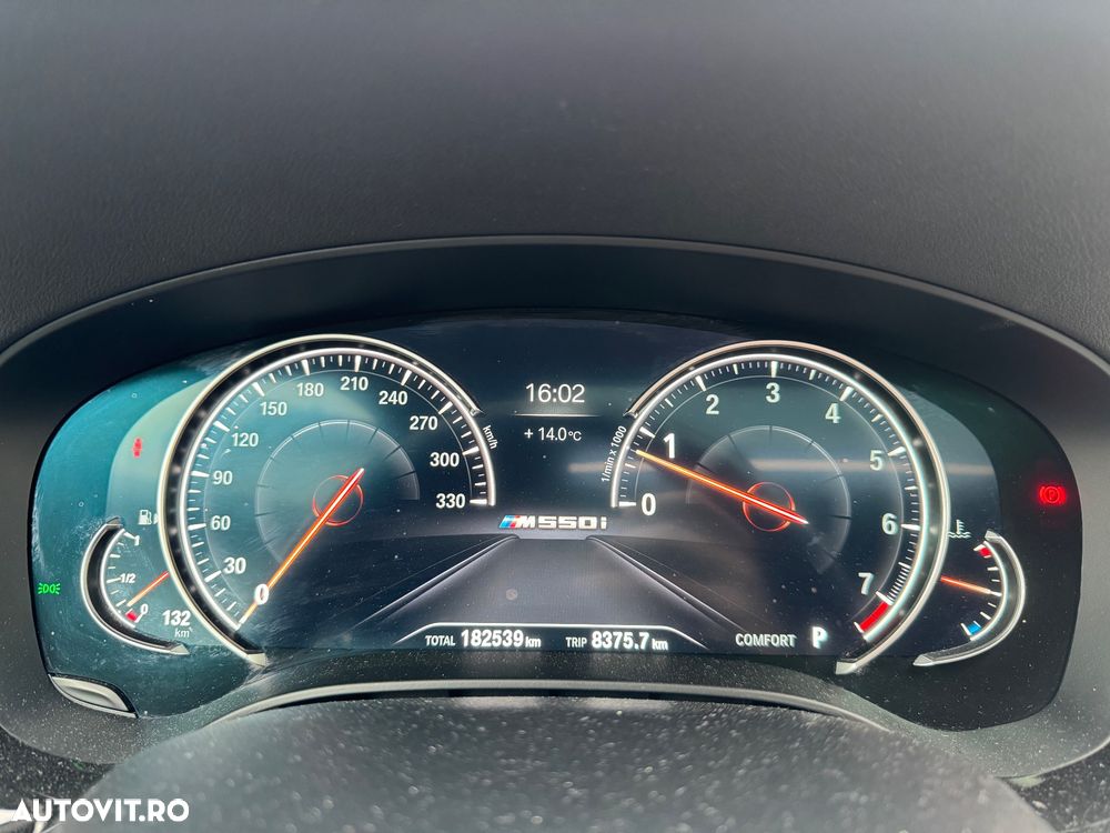 BMW Seria 5 520i Aut. M Sport Edition - 34