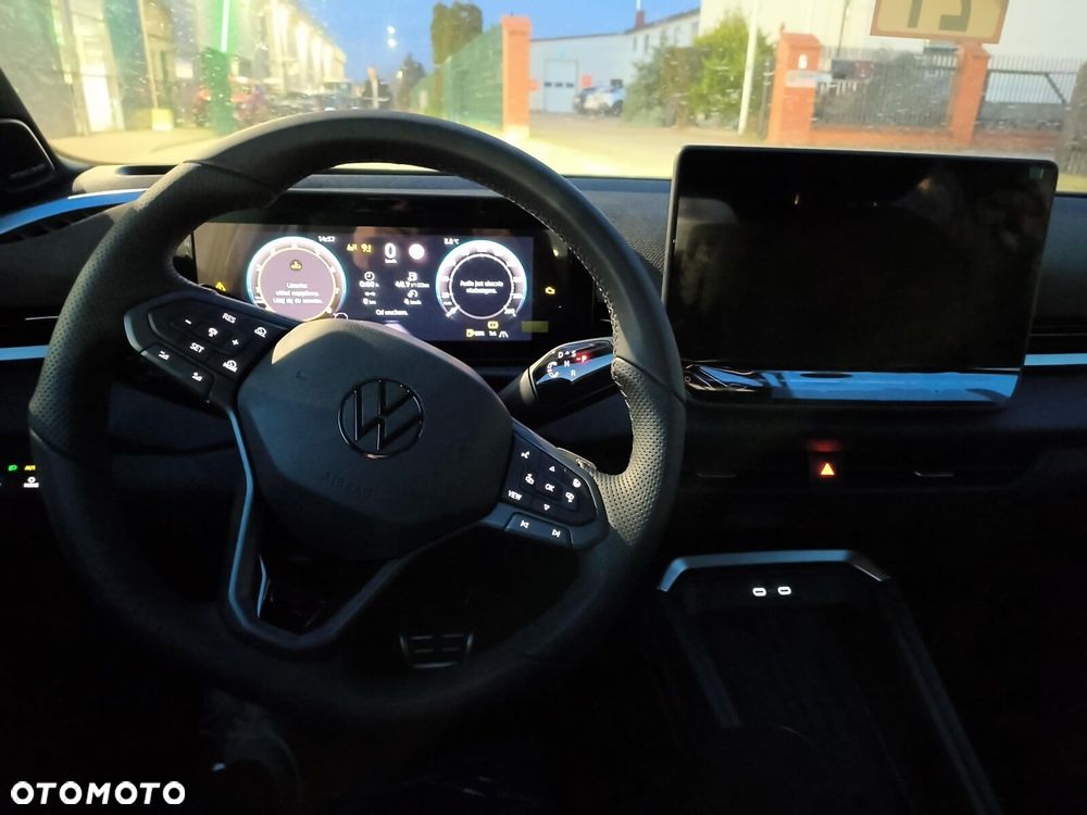 Volkswagen T-Roc 1.5 eTSI R-Line DSG - 8