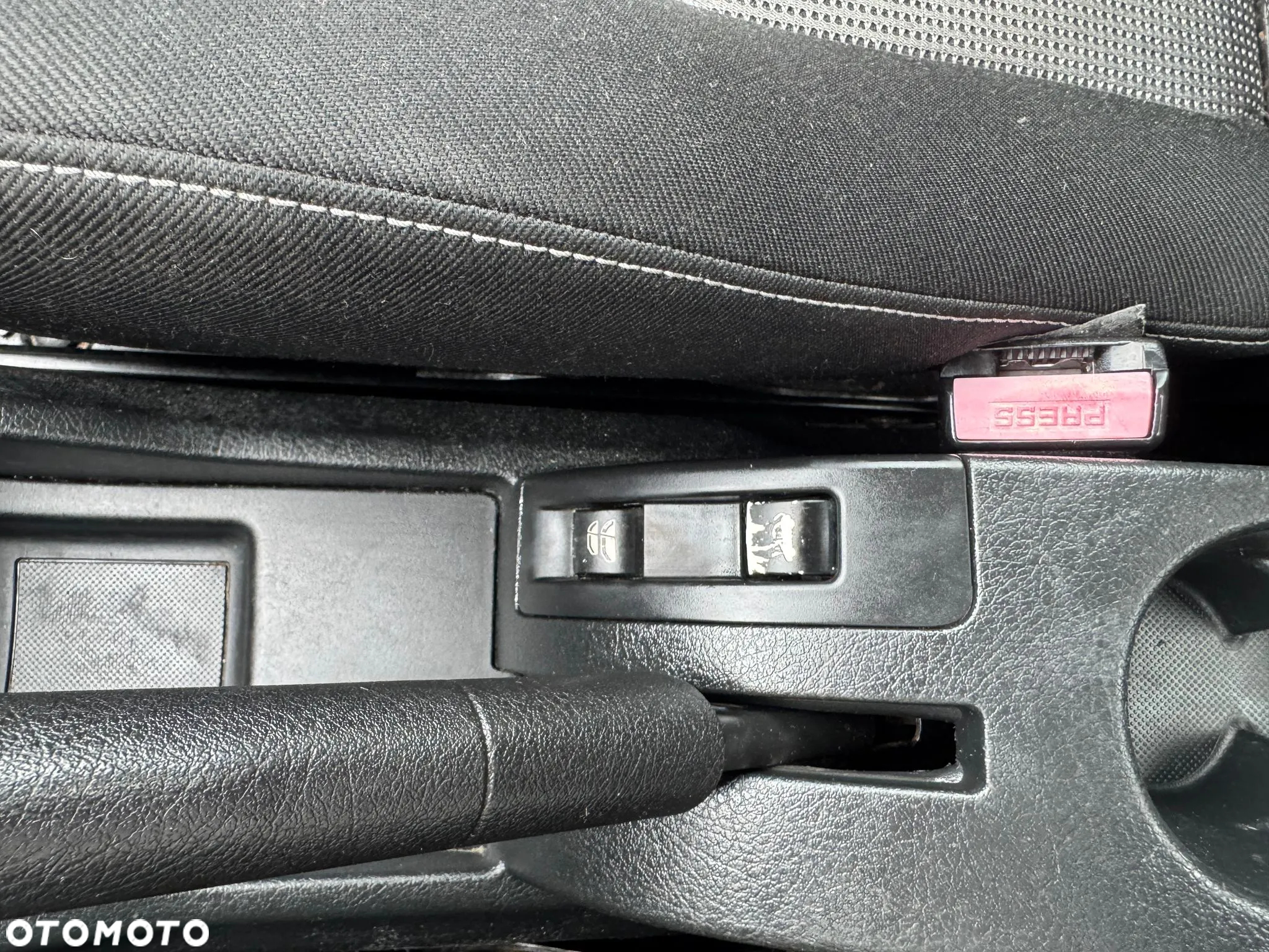 Peugeot 207 CC - 24