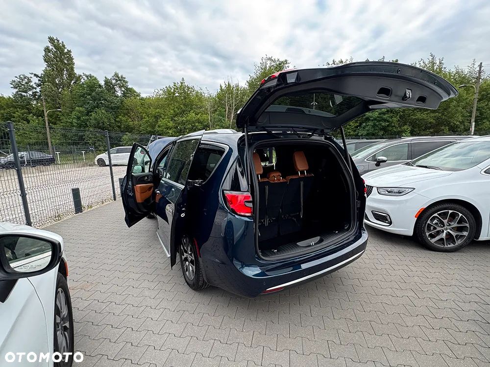 Chrysler Pacifica - 18