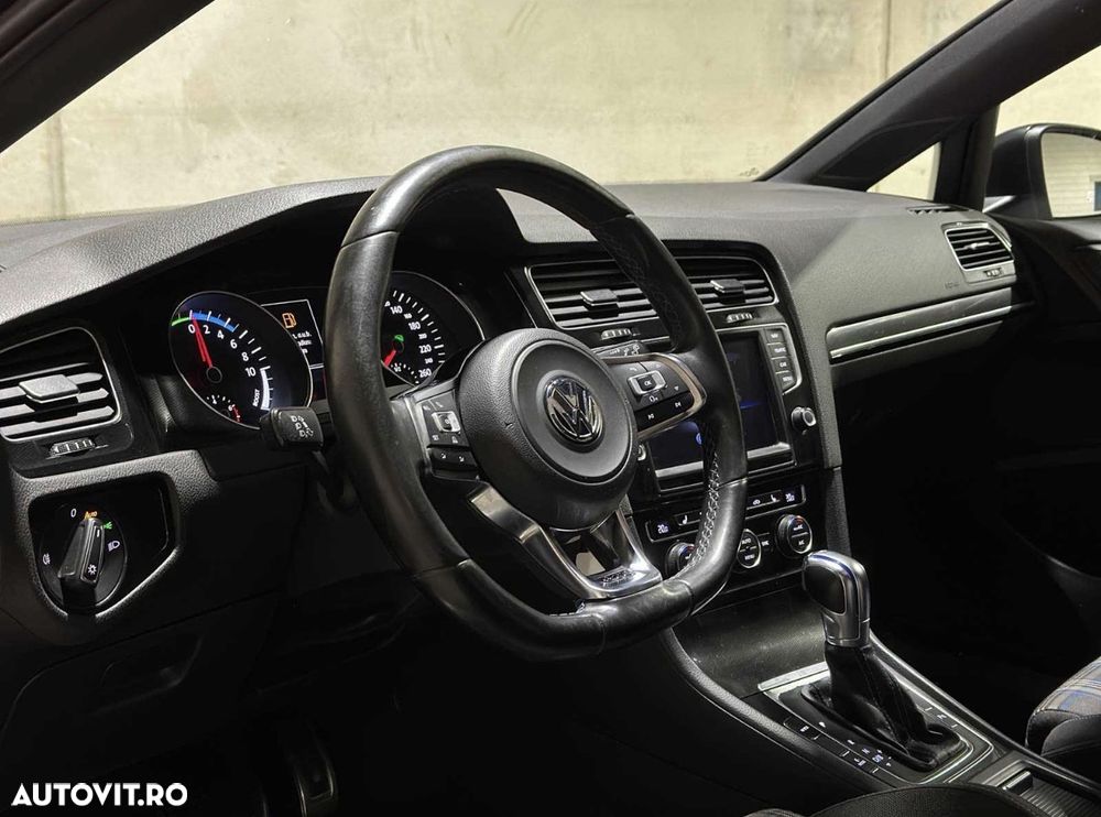 Volkswagen e-Golf - 9
