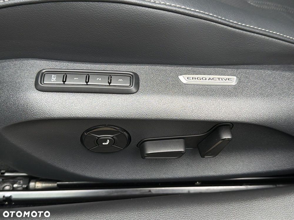 Volkswagen Passat - 14