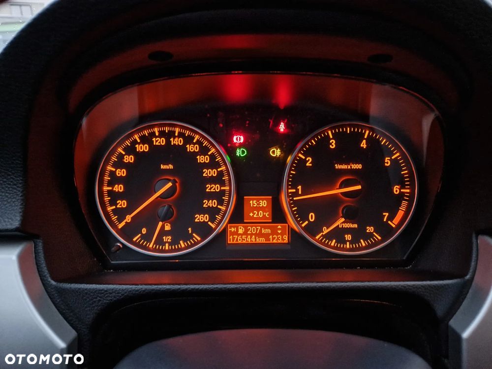 BMW Seria 3 318i Edition Sport - 30