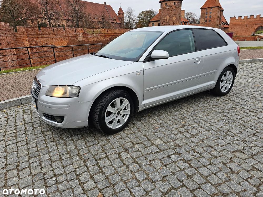 Audi A3 3-drzwiowe 1.6 Attraction - 11