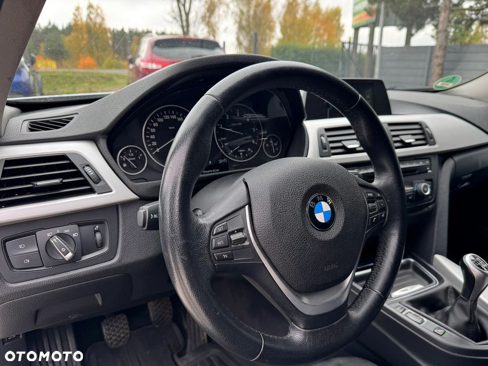 BMW Seria 3 - 21