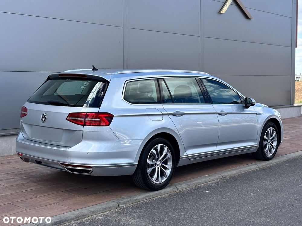 Volkswagen Passat - 4